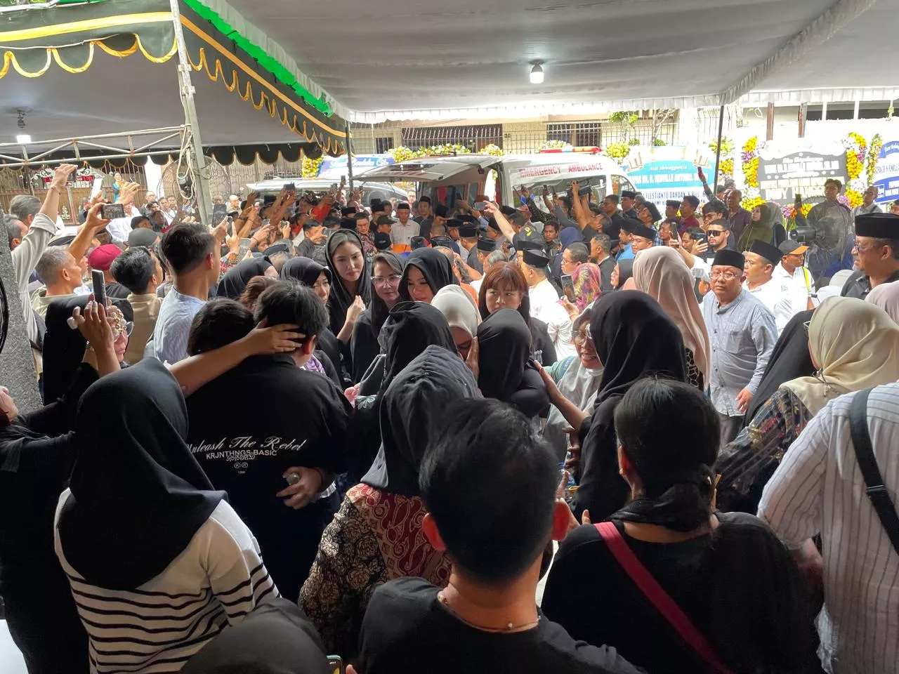 Renville Antonio Dikenang Sebagai Sosok Dermawan dan Bertanggung Jawab oleh Keluarga dan Teman
