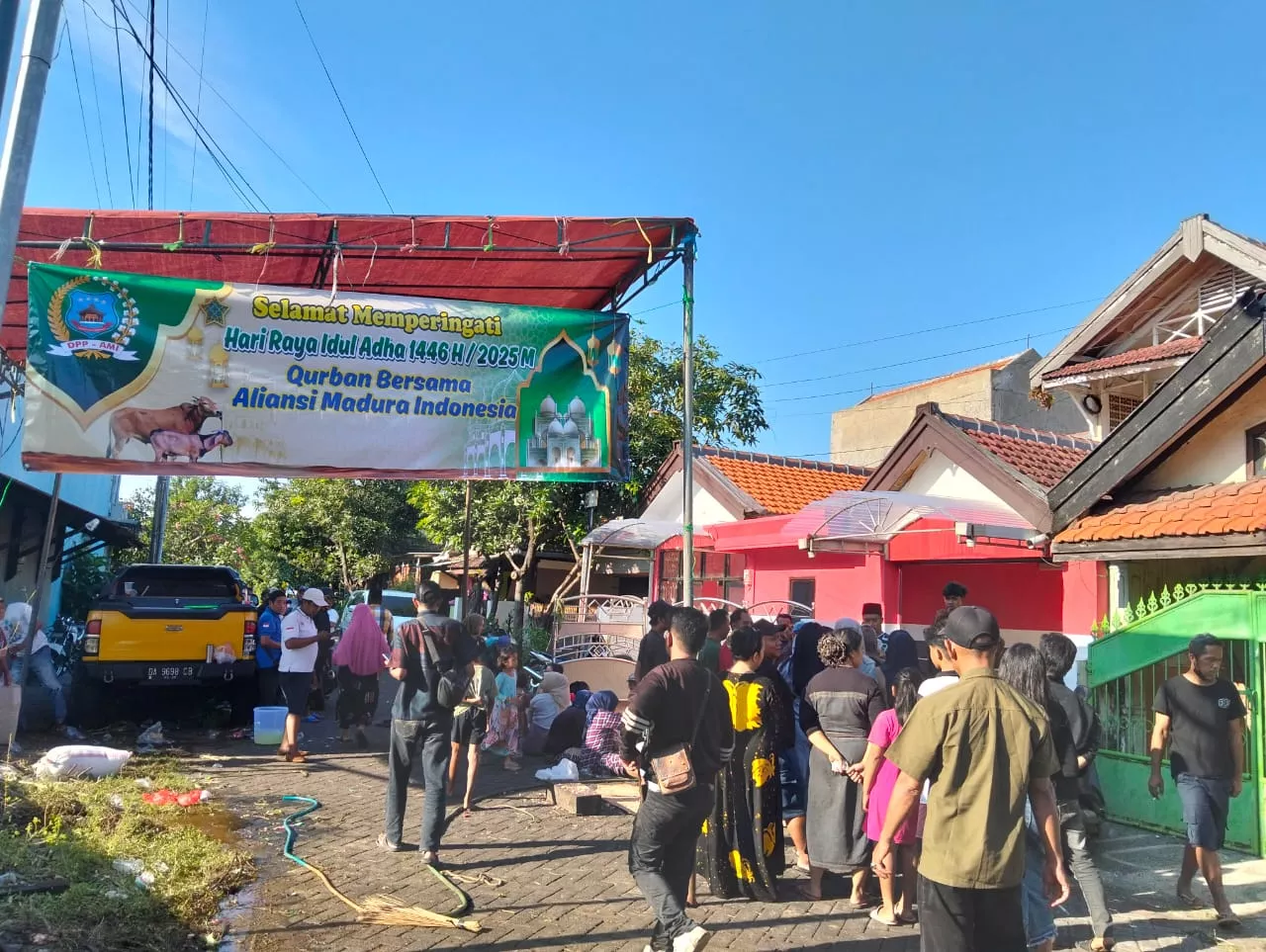 Keberkahan Qurban di Hari Jumat: AMI Tebar Kasih Untuk Sesama