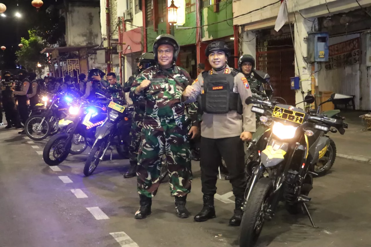 Ciptakan Rasa Aman, Polres Pelabuhan Tanjung Perak Gelar Patroli Gabungan TNI-Polri