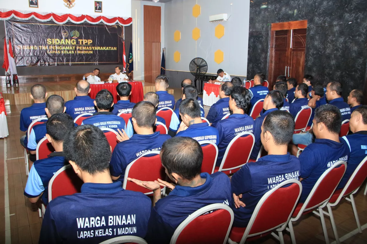 Warga Binaan Pelanggar Tata Tertib Ikuti Sidang TPP di Aula Saharjo